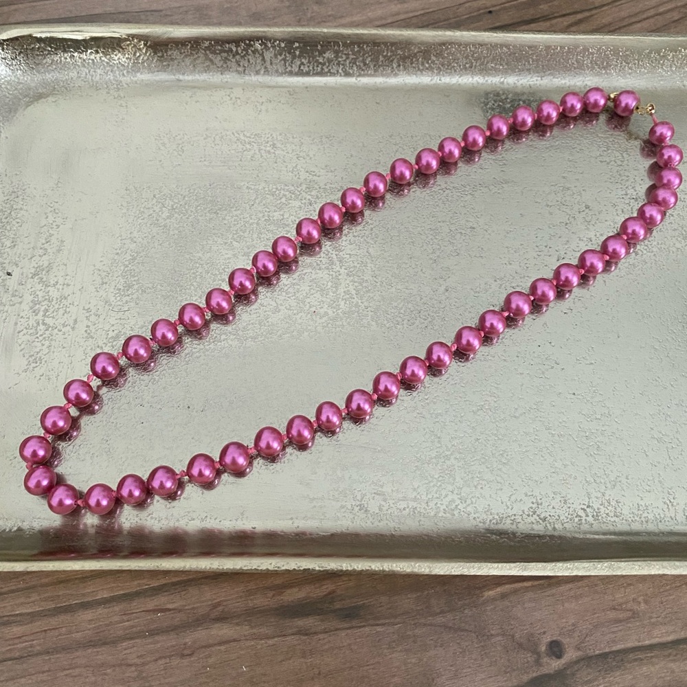Vintage Elegant Pink Faux Pearl Necklace with Clasp